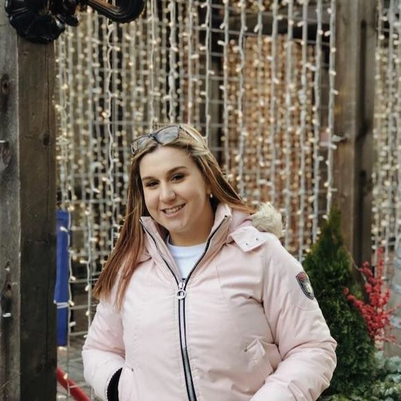 Meet your Posher, Izzy - Picture 3 of 5